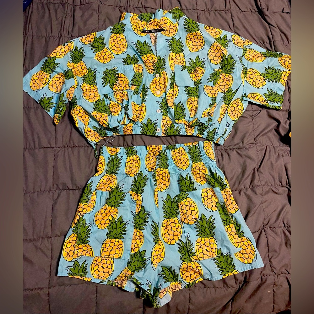 Zara Pineapple crop top and shorts Small